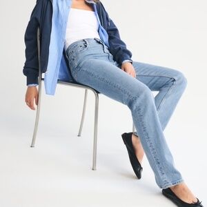 Abercrombie 90s Ultra High Rise Straight Jean 27/4s With Tags